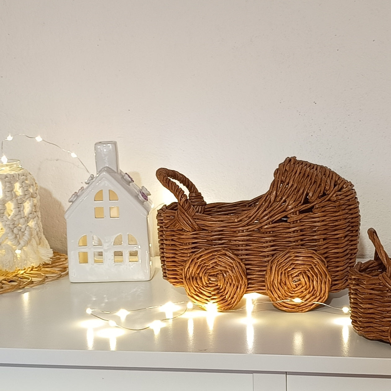 Pram-shaped basket – decoration