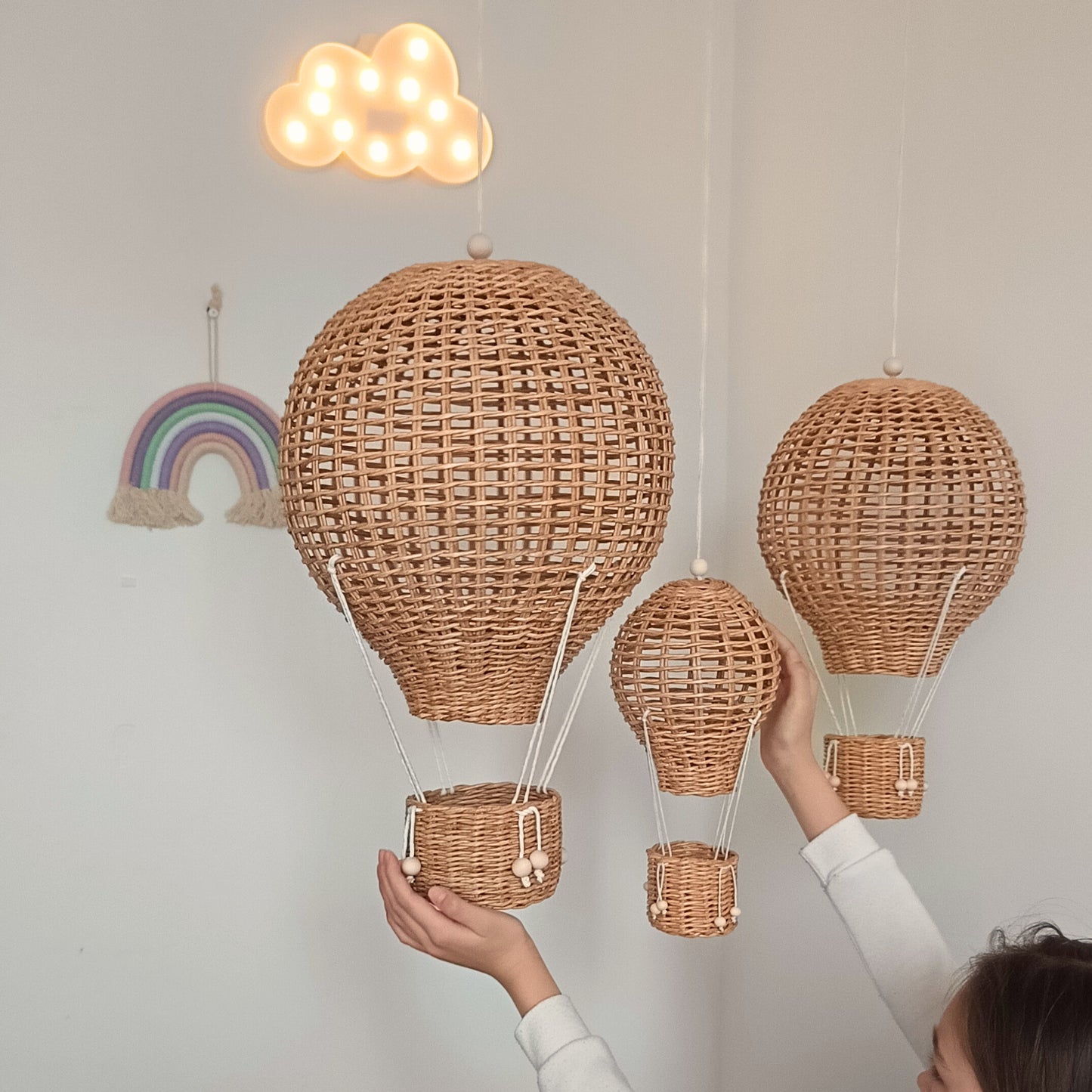 Set of balloons with a decorative basket (3 sizes) for a child's room