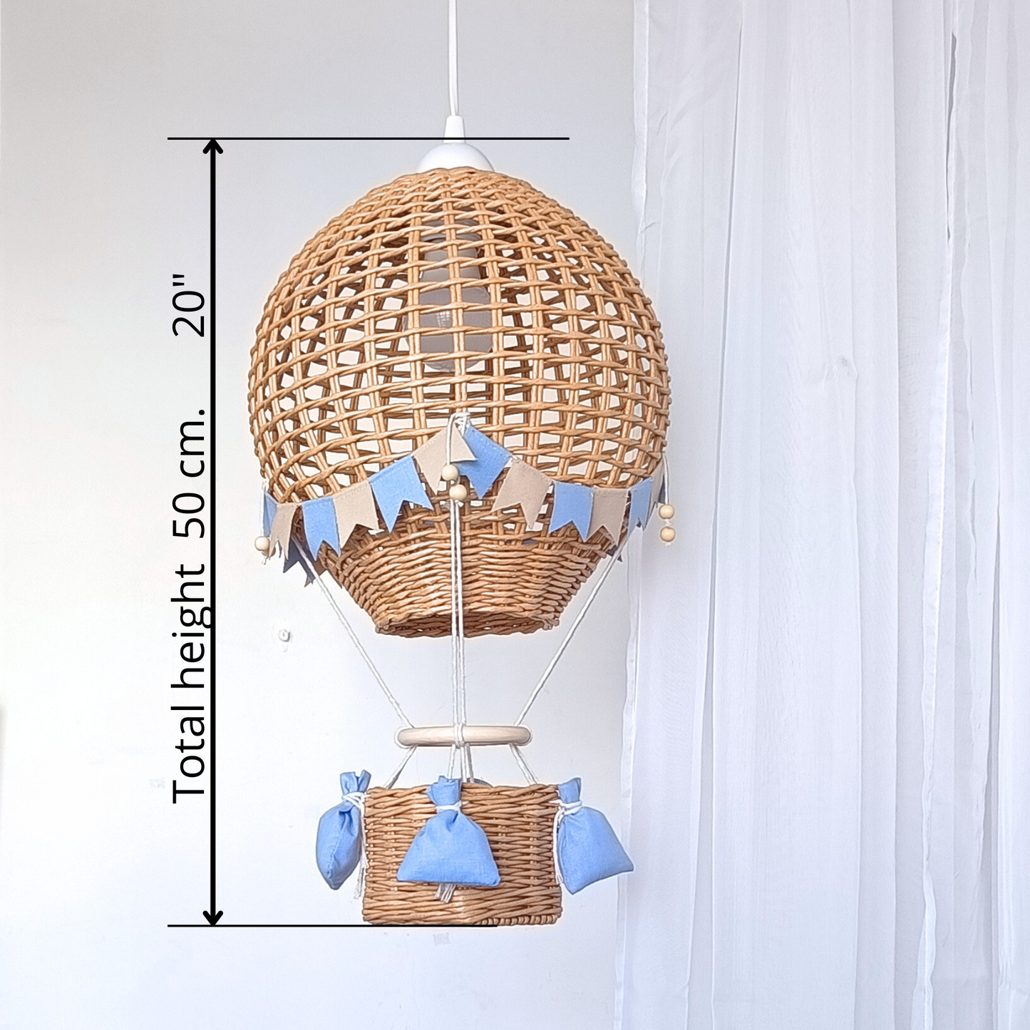 Lampa stołowa do pokoju chłopca Balon z koszem