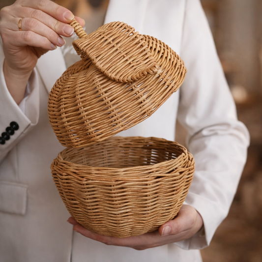 Koszyk w kształcie jabłka – szkatułka dekoracyjna