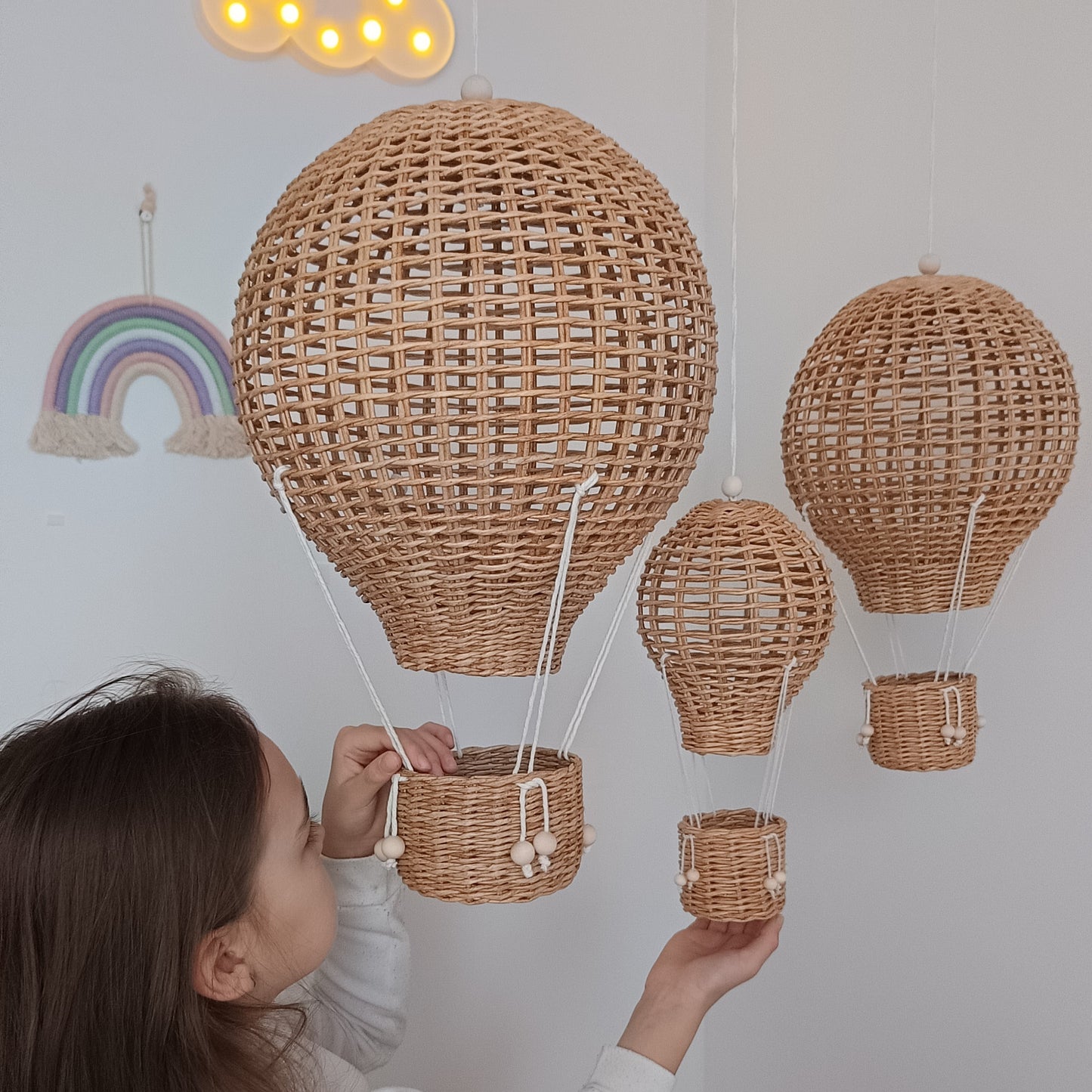 Set of balloons with a decorative basket (3 sizes) for a child's room