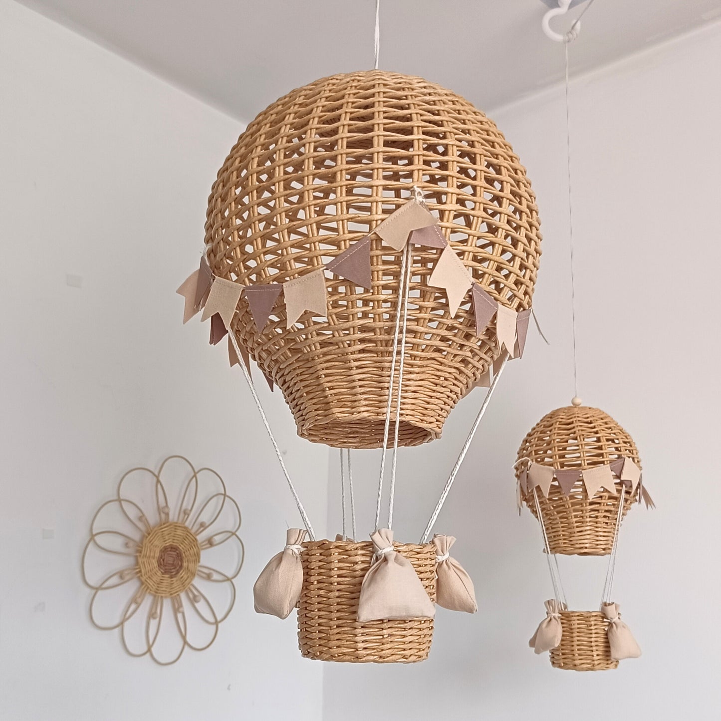 Set of 2 decorative balloons