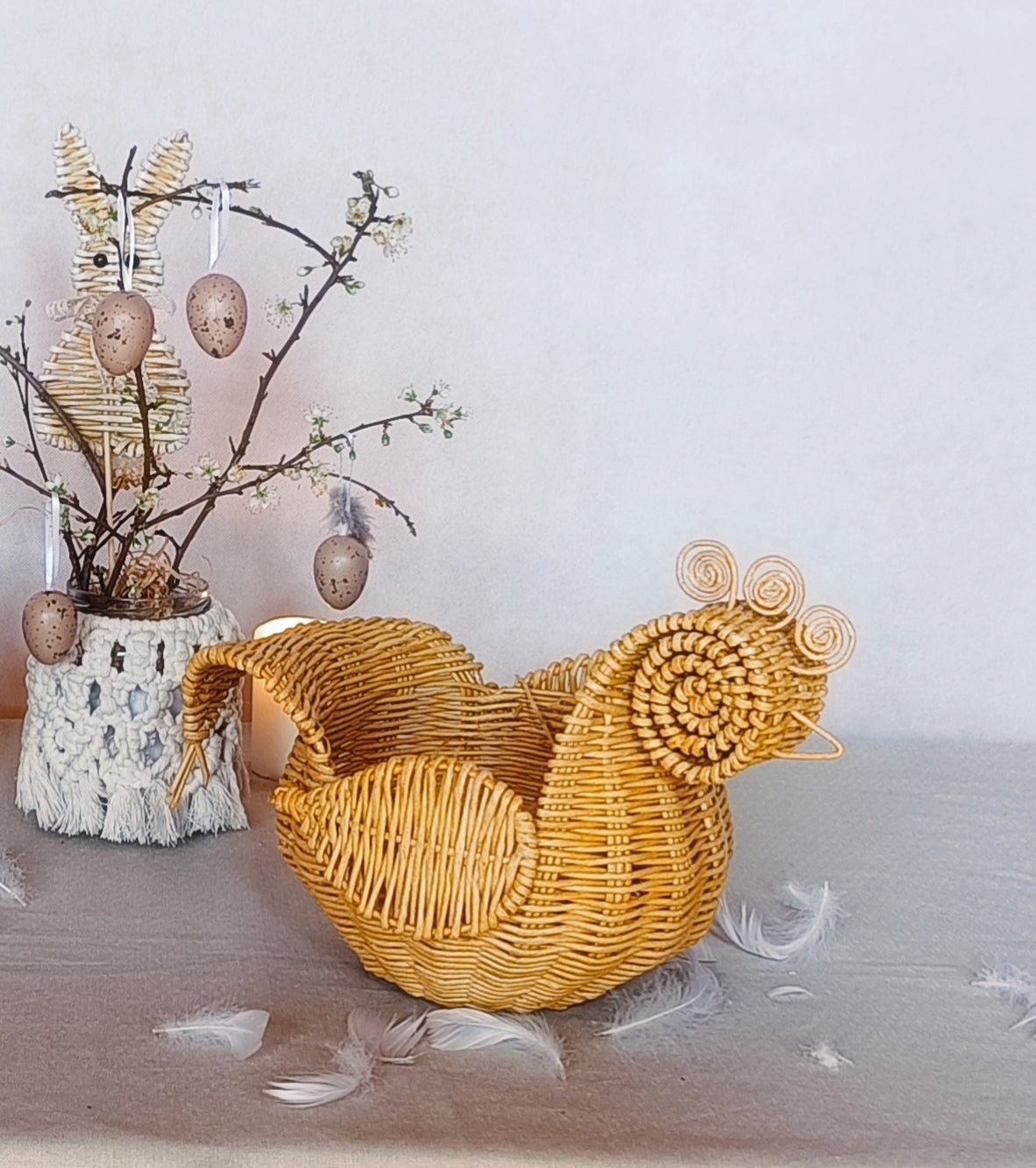 Decorative chicken-shaped basket