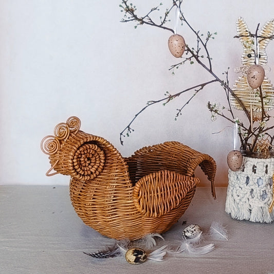 Dekoracyjny koszyk w formie kurczaka