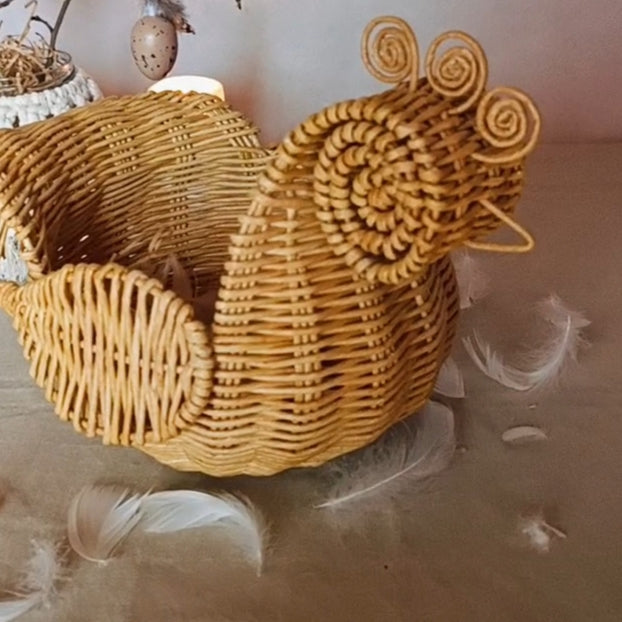 Decorative chicken-shaped basket