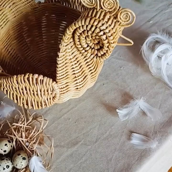 Decorative chicken-shaped basket